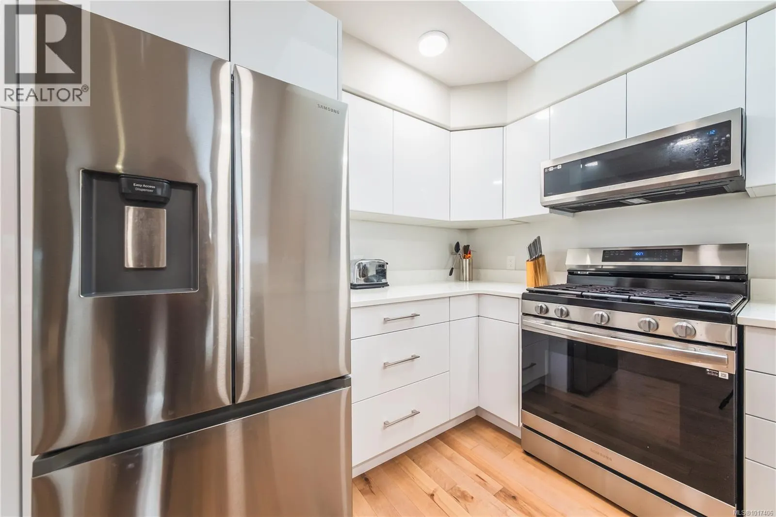 9 4991 Bella Vista Cres