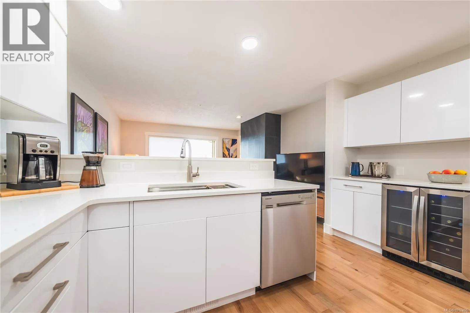 9 4991 Bella Vista Cres
