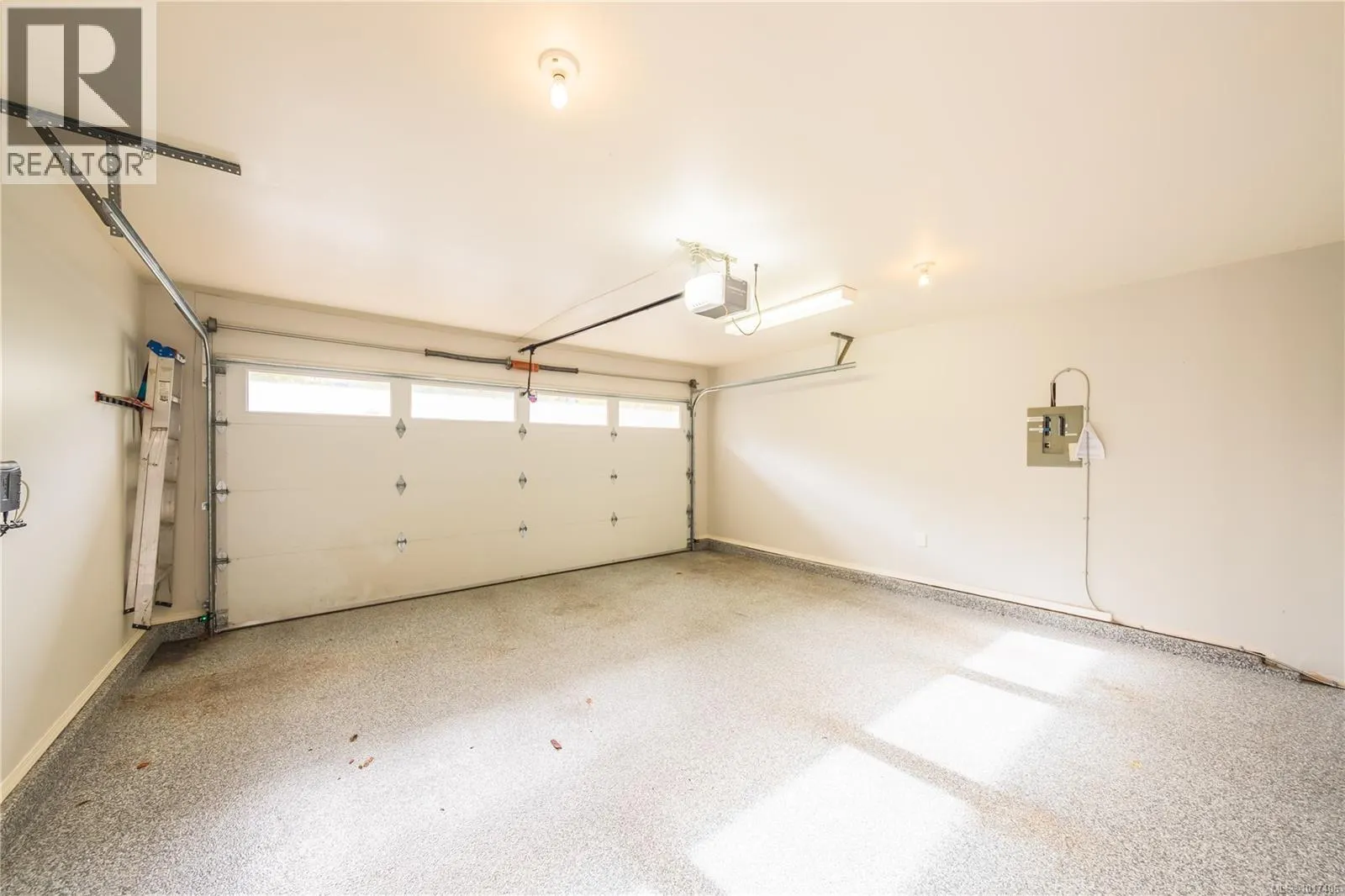 9 4991 Bella Vista Cres