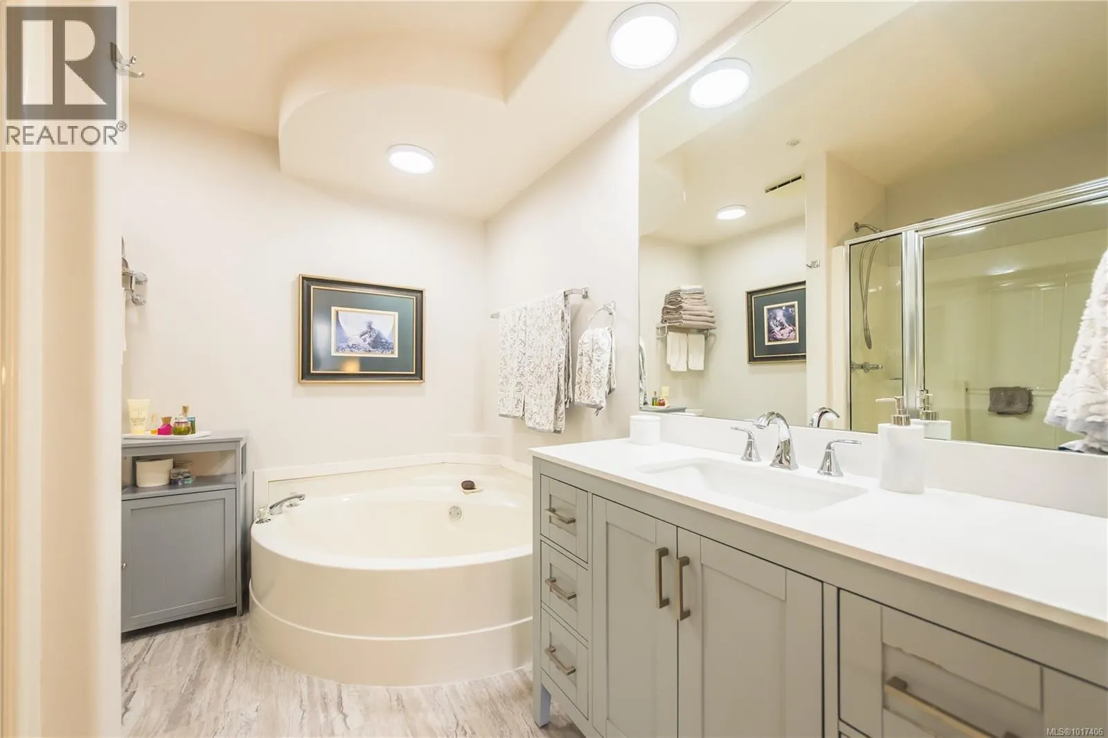 9 4991 Bella Vista Cres