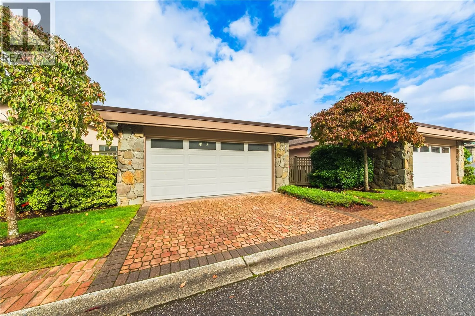 9 4991 Bella Vista Cres