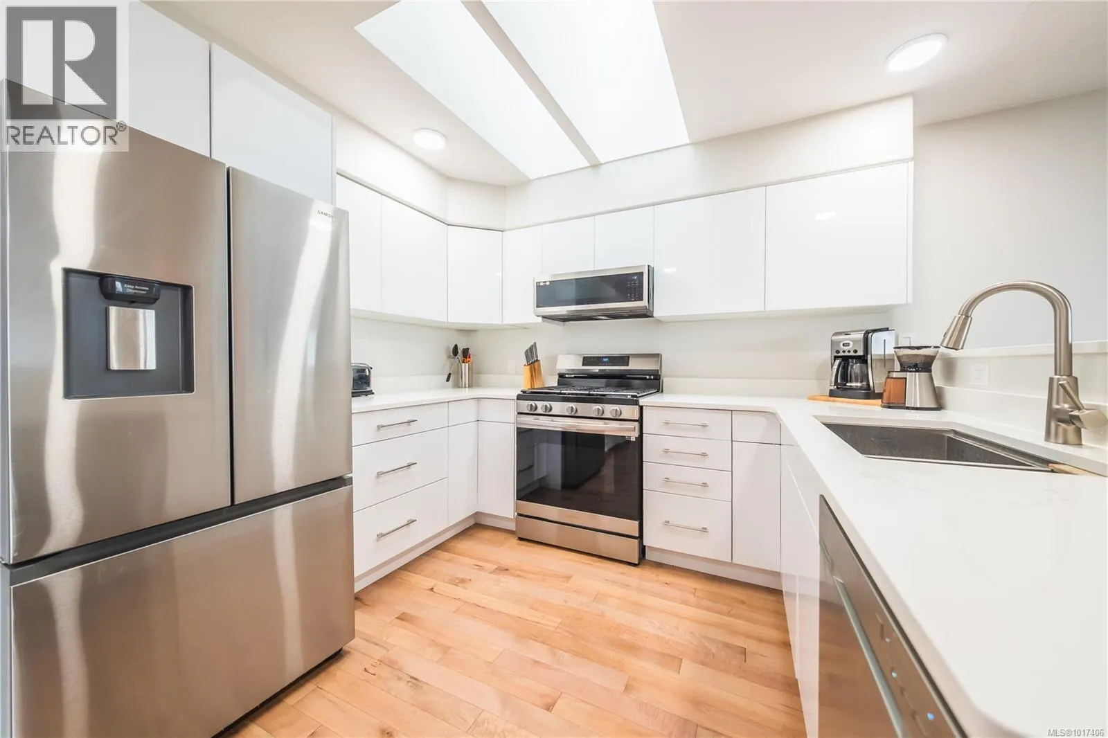 9 4991 Bella Vista Cres