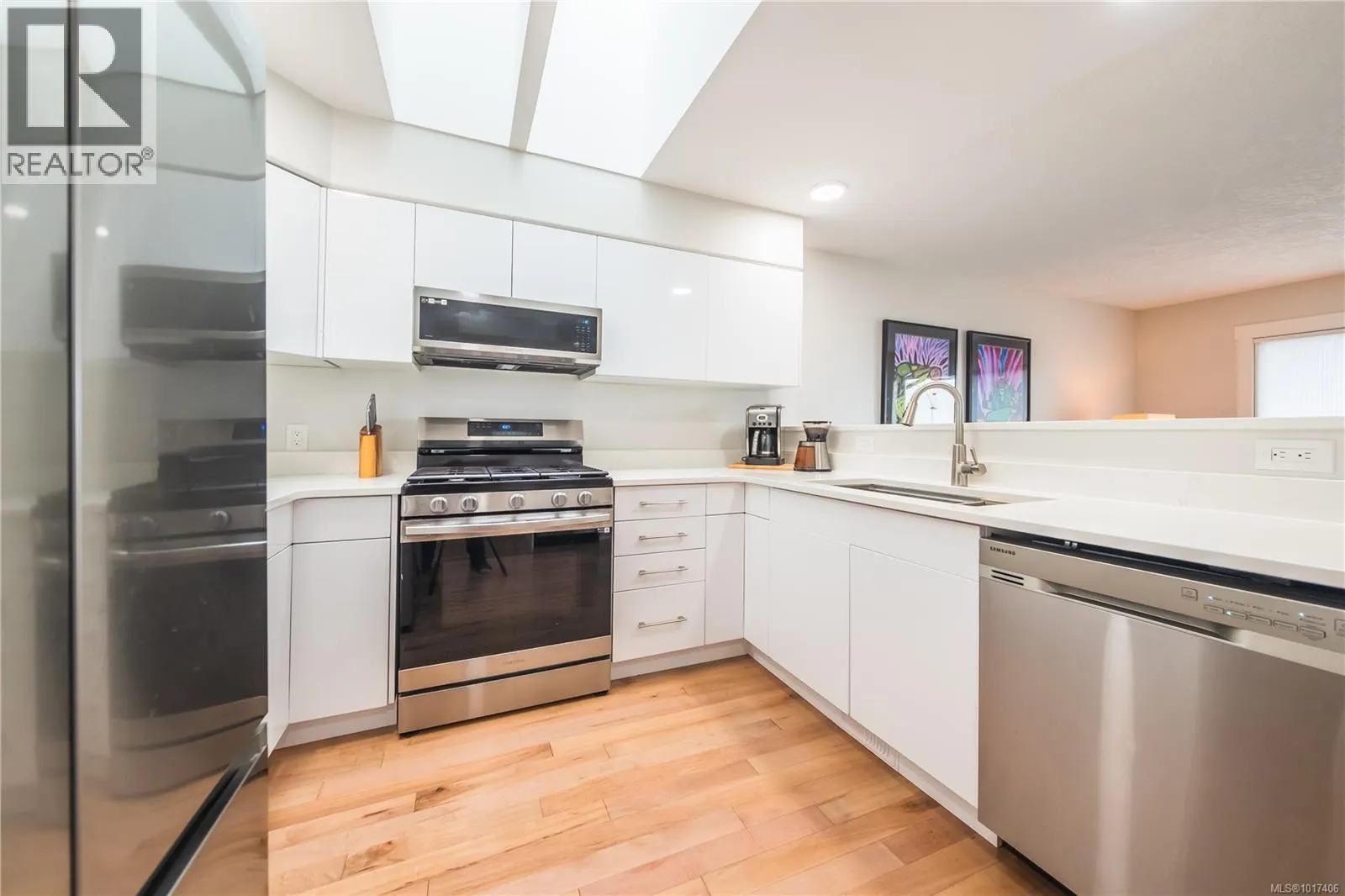 9 4991 Bella Vista Cres