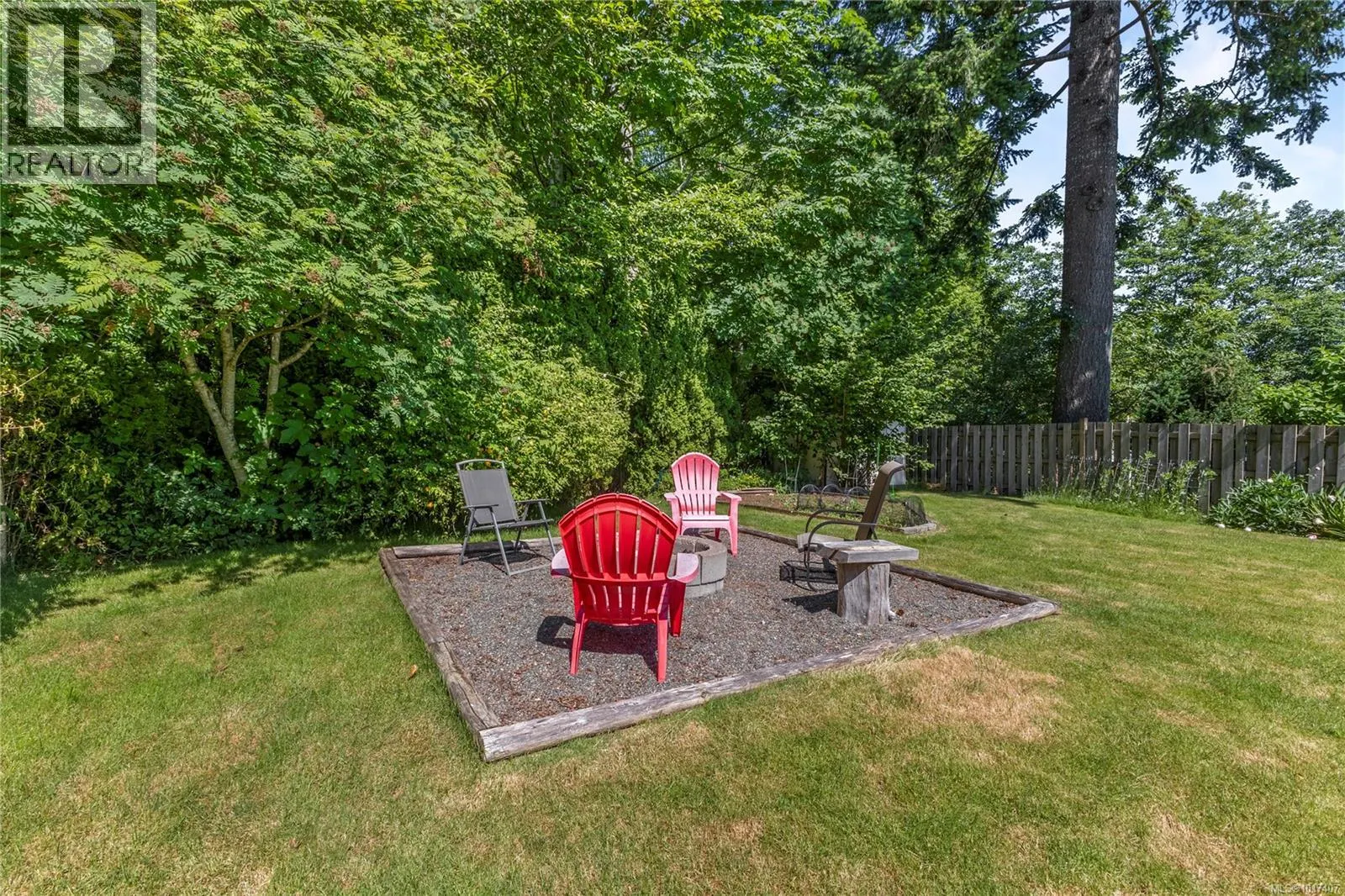 1692 Meadowbrook Dr