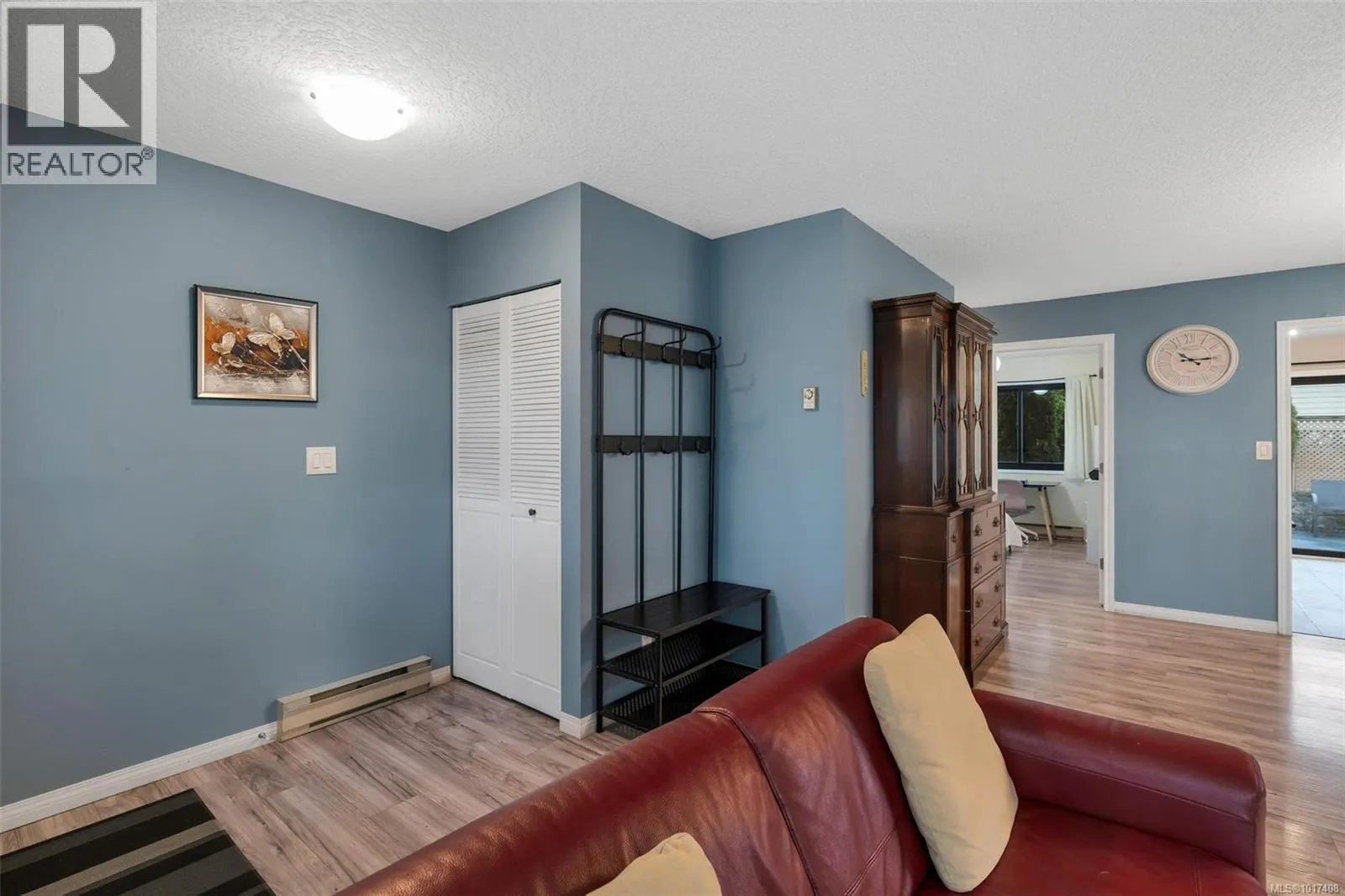 4249 Quadra St