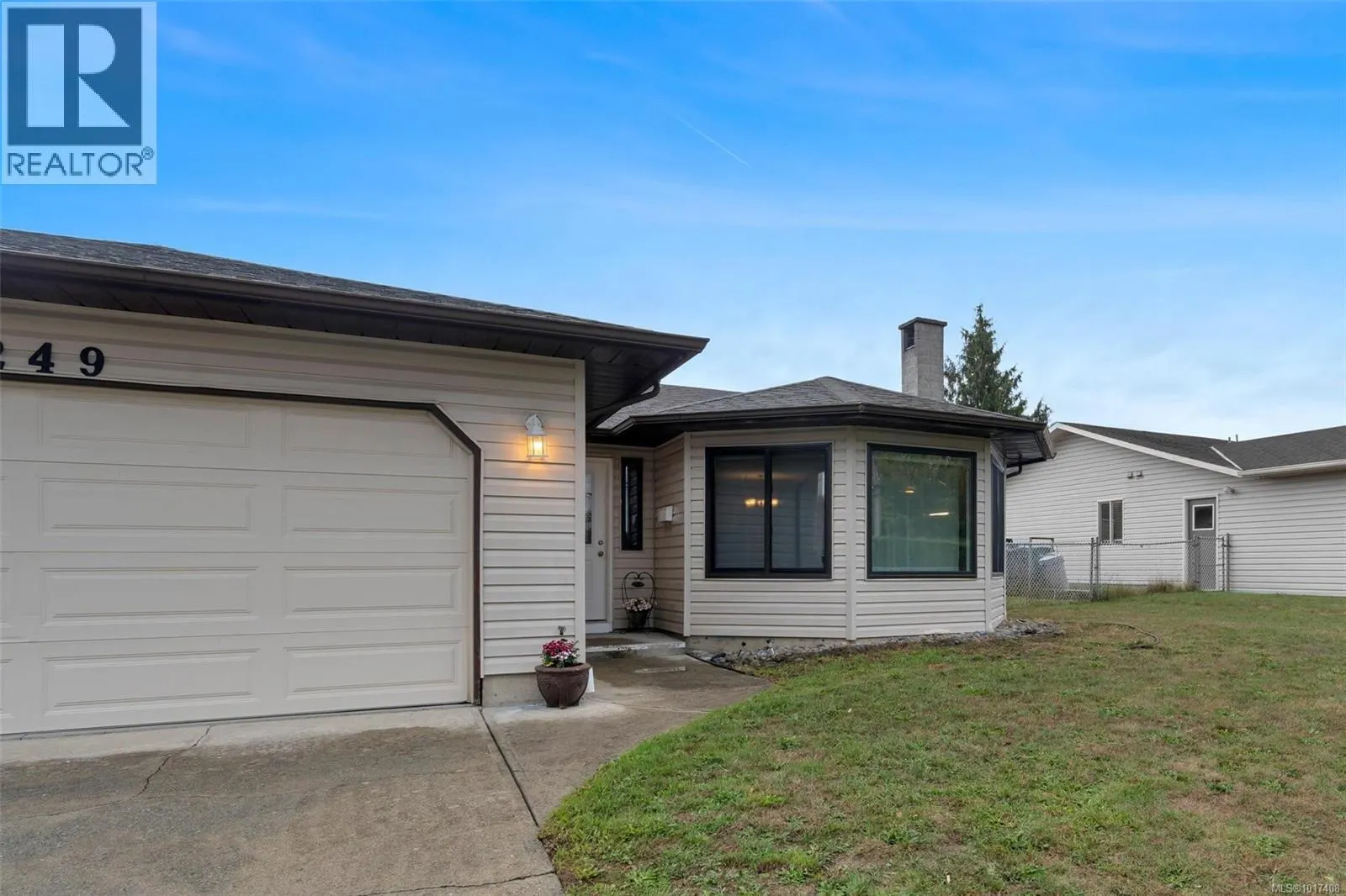 4249 Quadra St