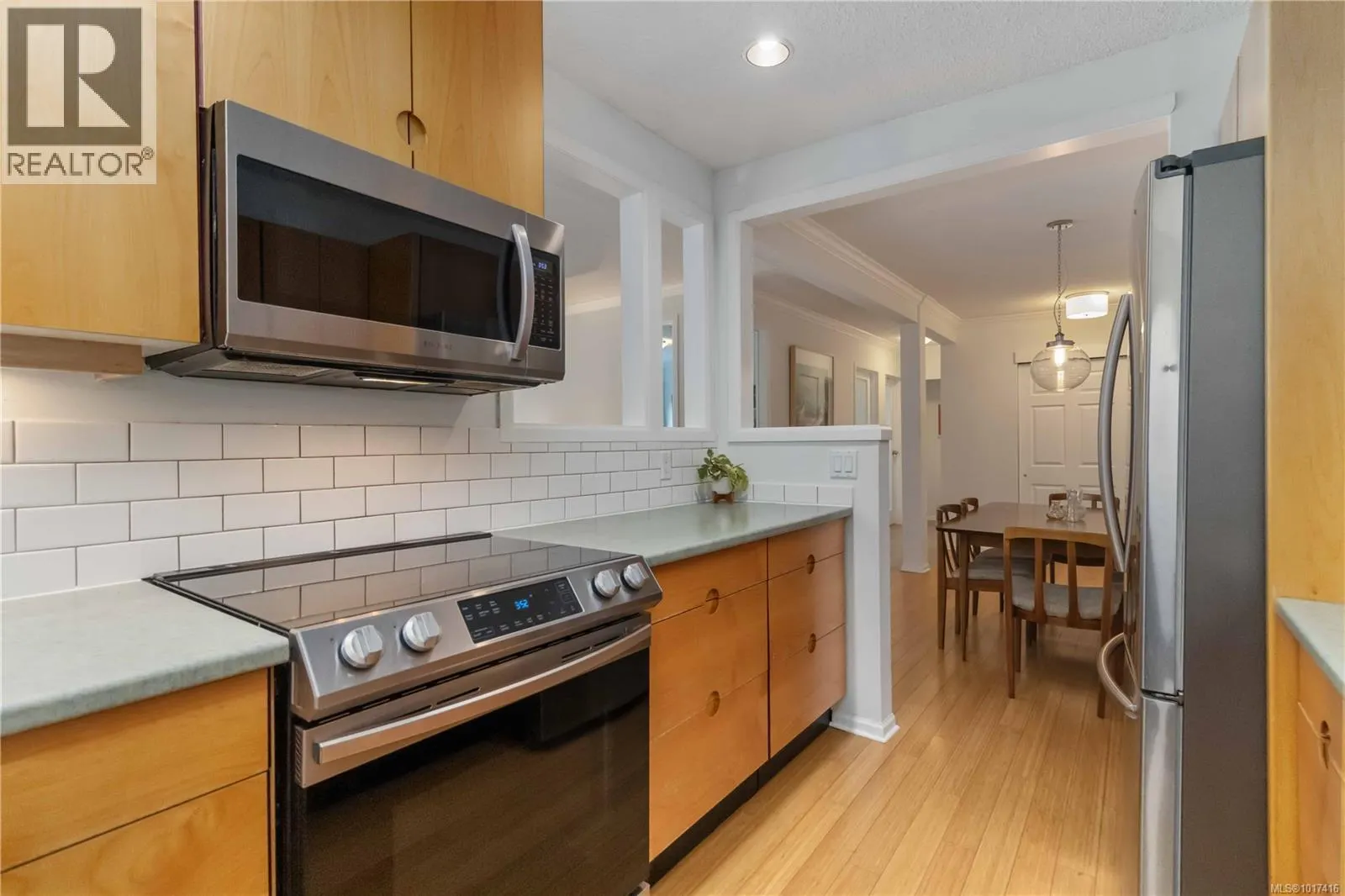 410 1433 Faircliff Lane