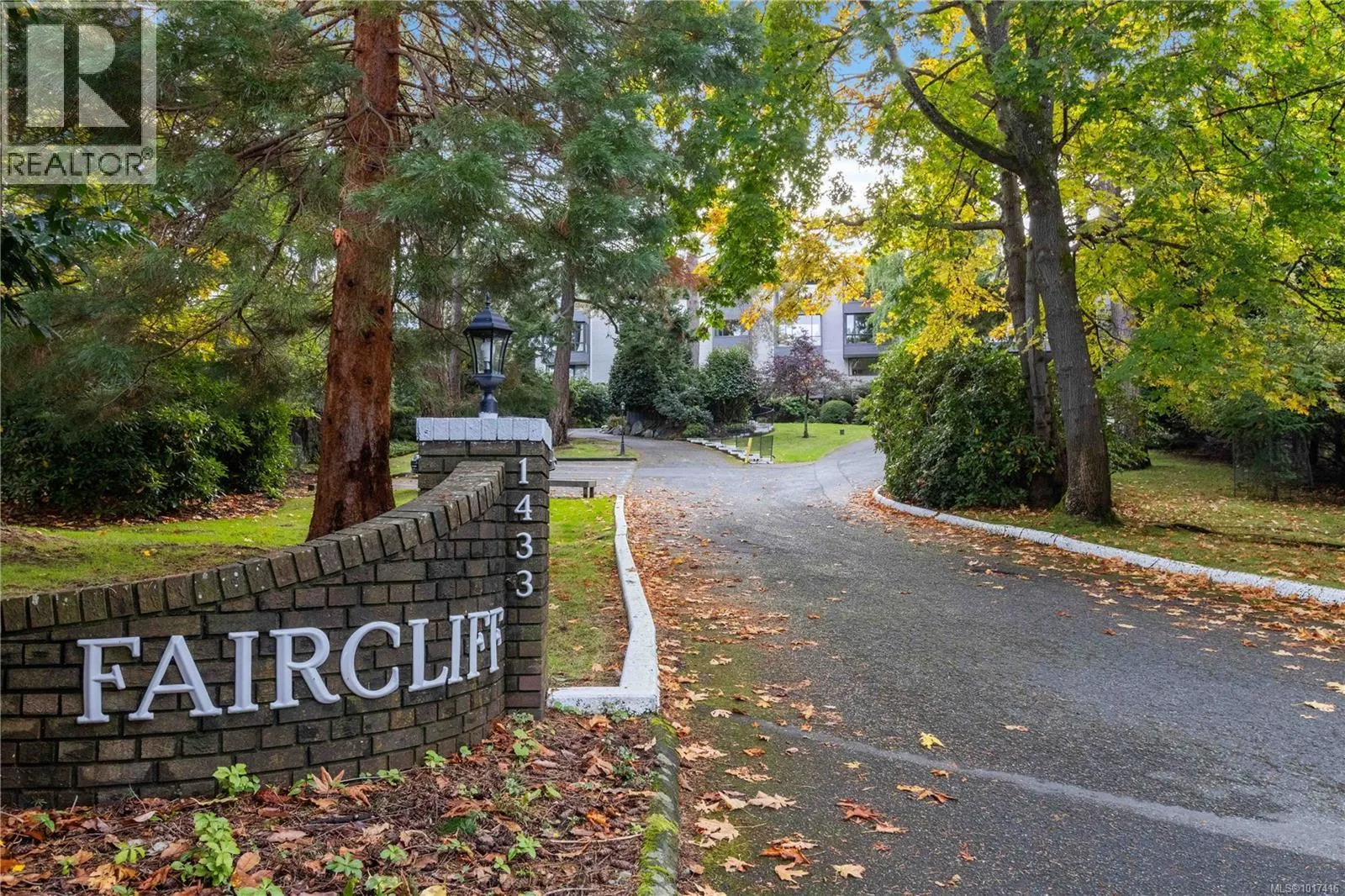 410 1433 Faircliff Lane