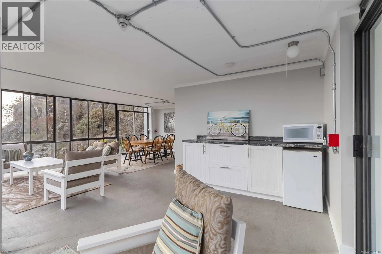 410 1433 Faircliff Lane