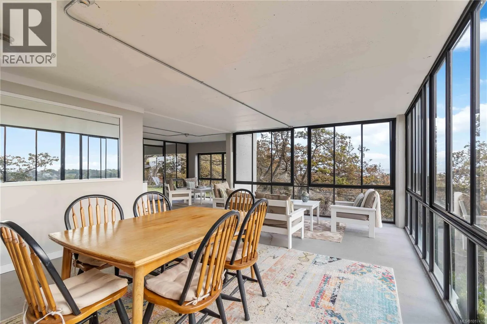 410 1433 Faircliff Lane