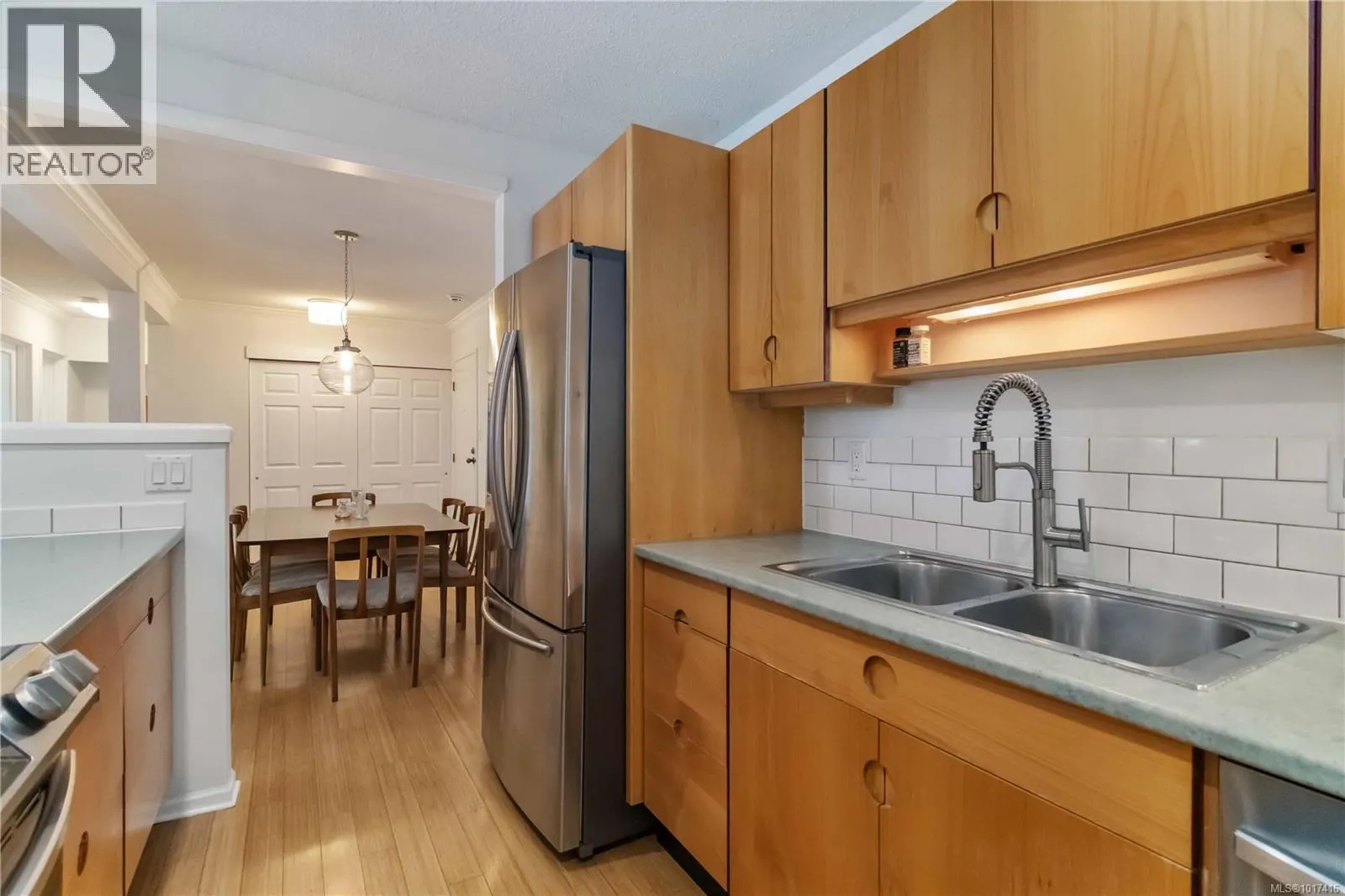 410 1433 Faircliff Lane