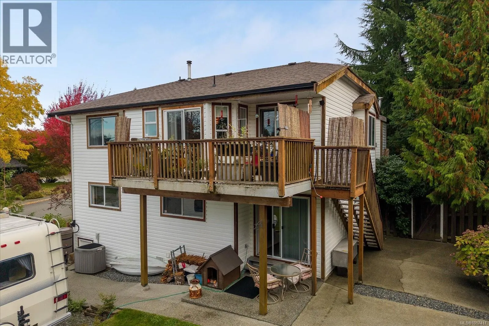 5853 Tweedsmuir Cres
