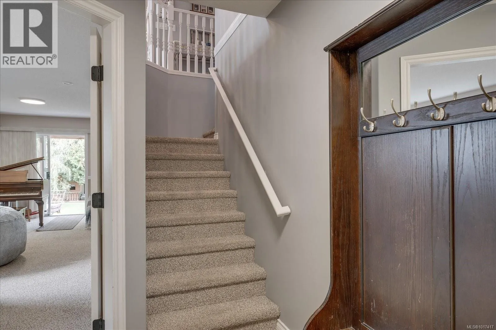 5853 Tweedsmuir Cres