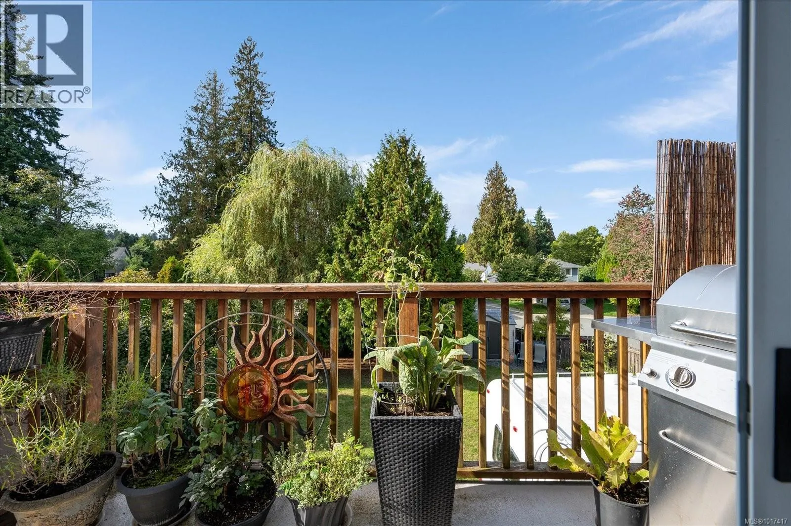 5853 Tweedsmuir Cres