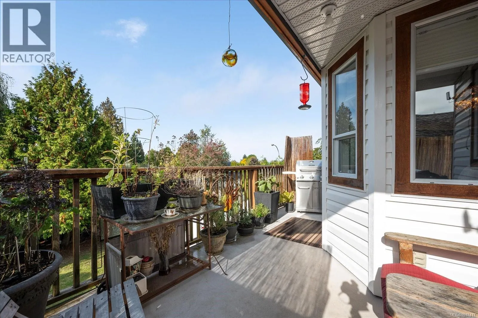 5853 Tweedsmuir Cres