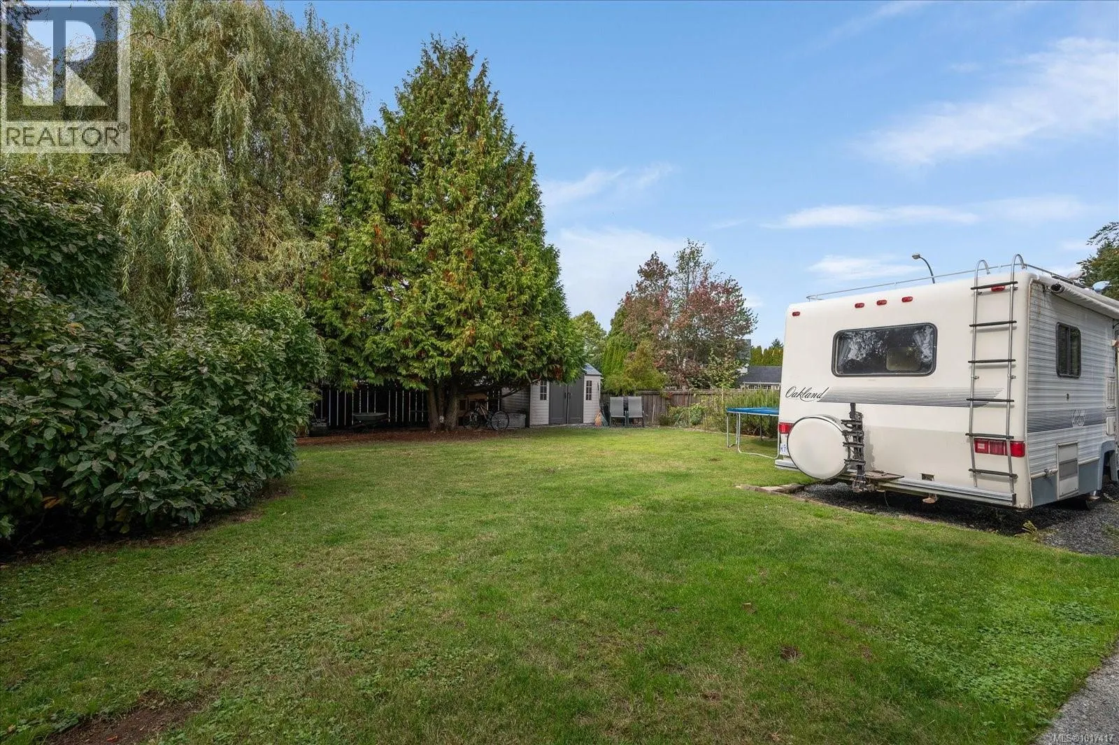5853 Tweedsmuir Cres