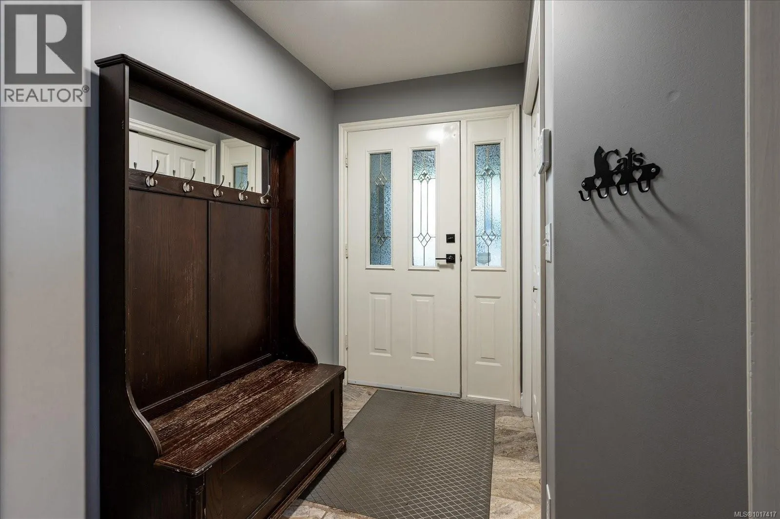 5853 Tweedsmuir Cres