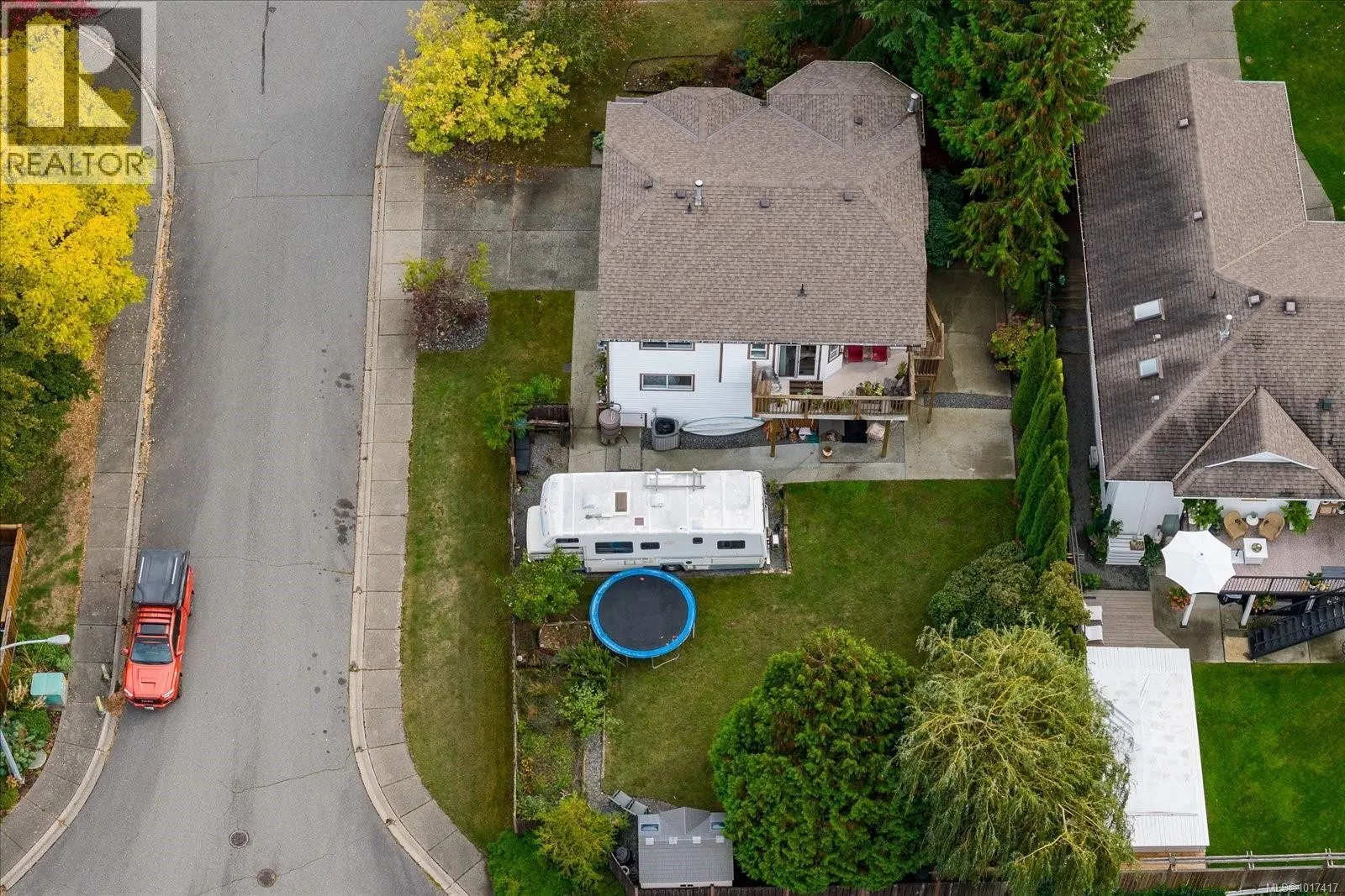 5853 Tweedsmuir Cres