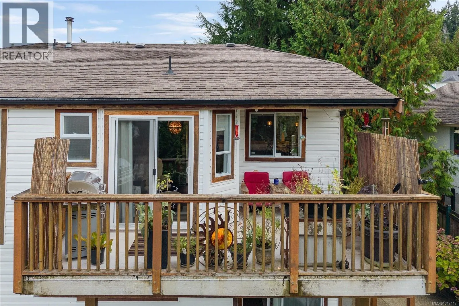5853 Tweedsmuir Cres