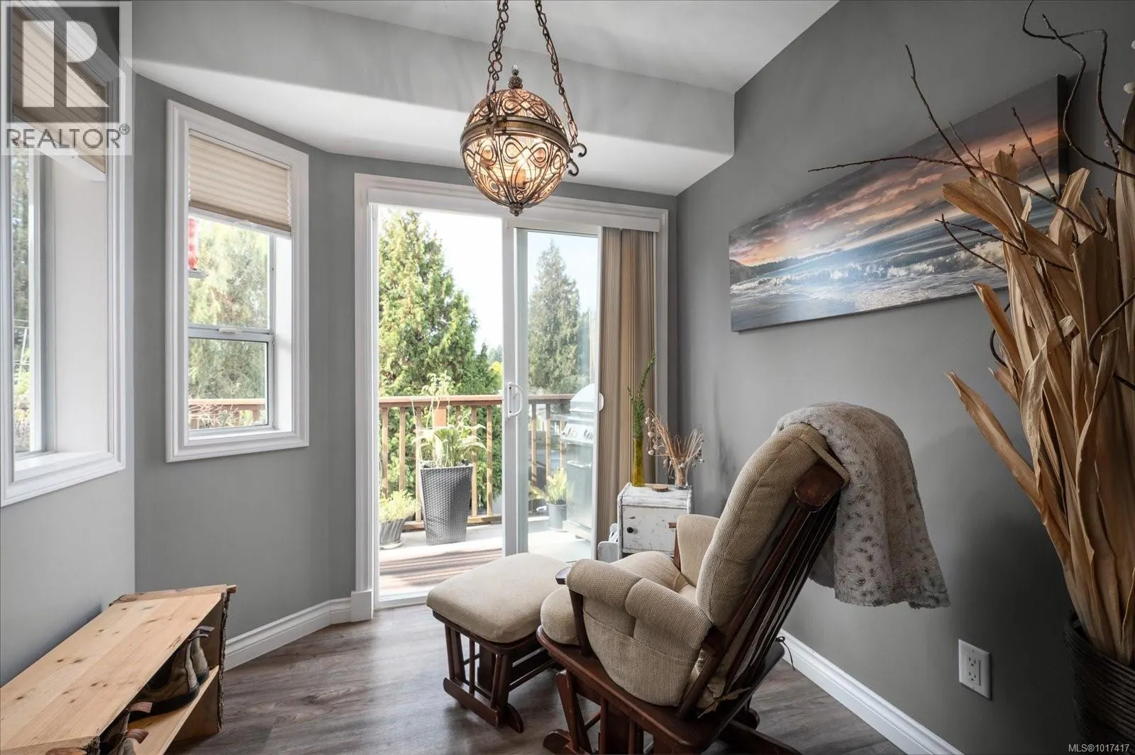 5853 Tweedsmuir Cres