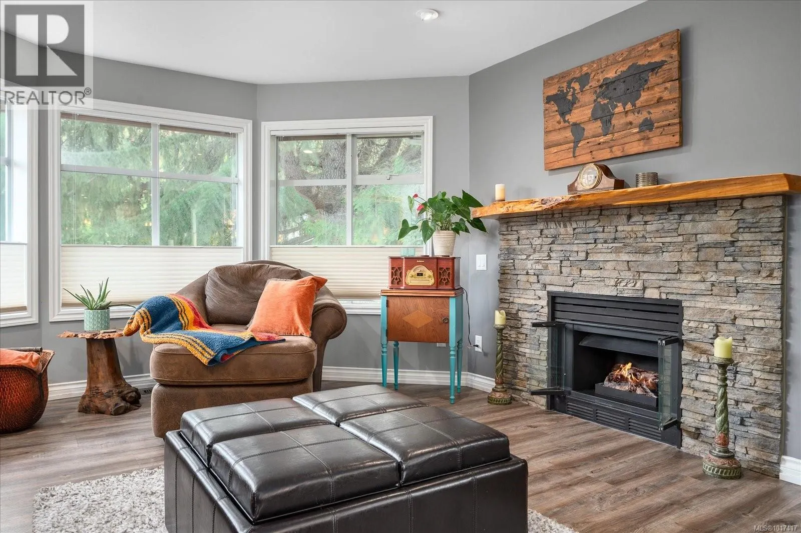 5853 Tweedsmuir Cres