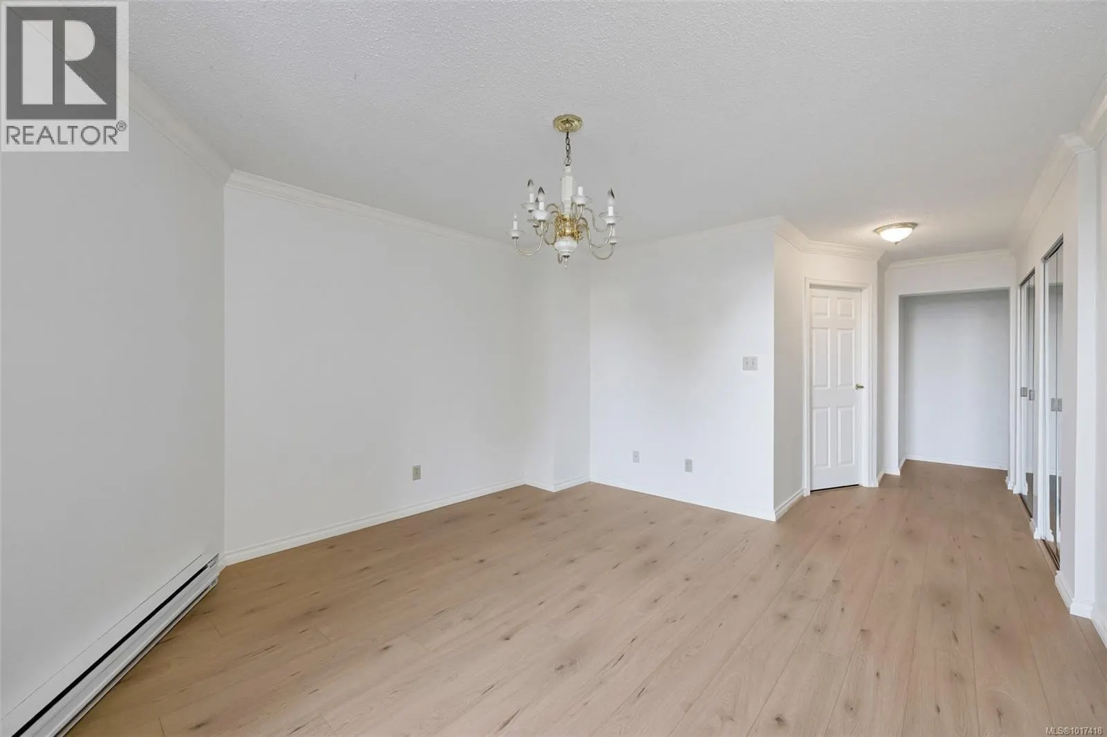 103 1375 Newport Ave