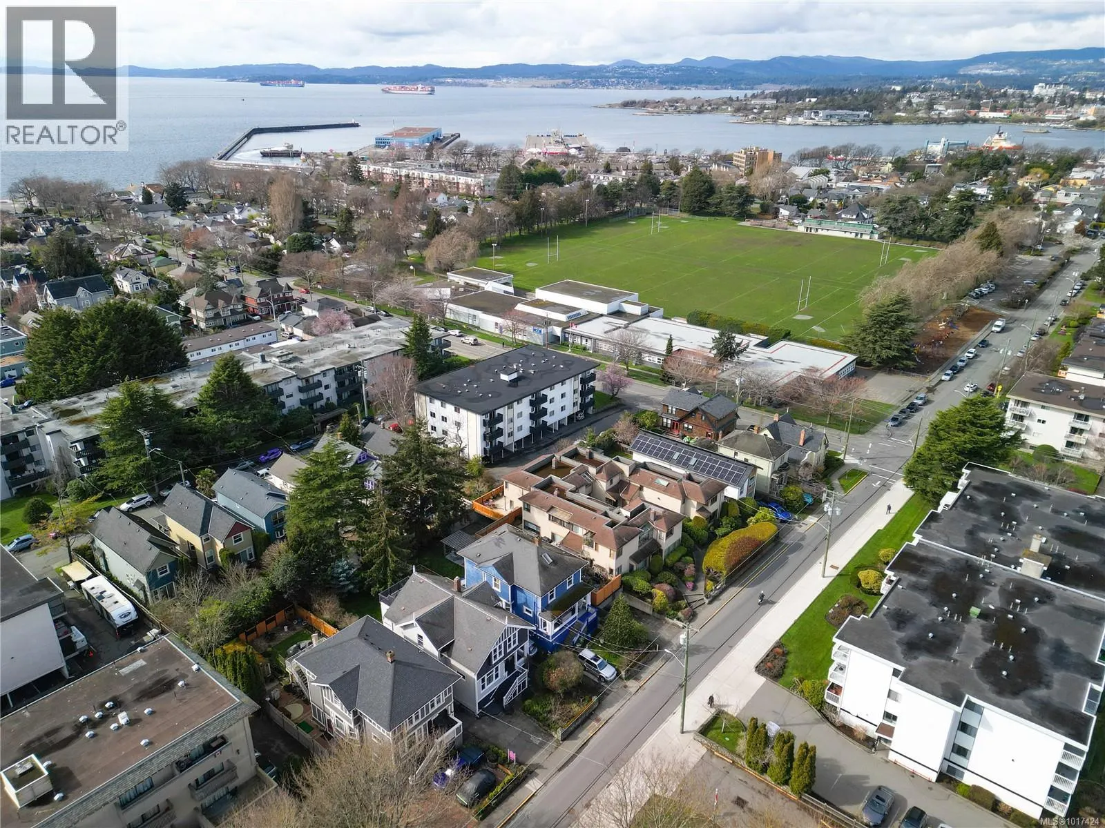 329 Simcoe St