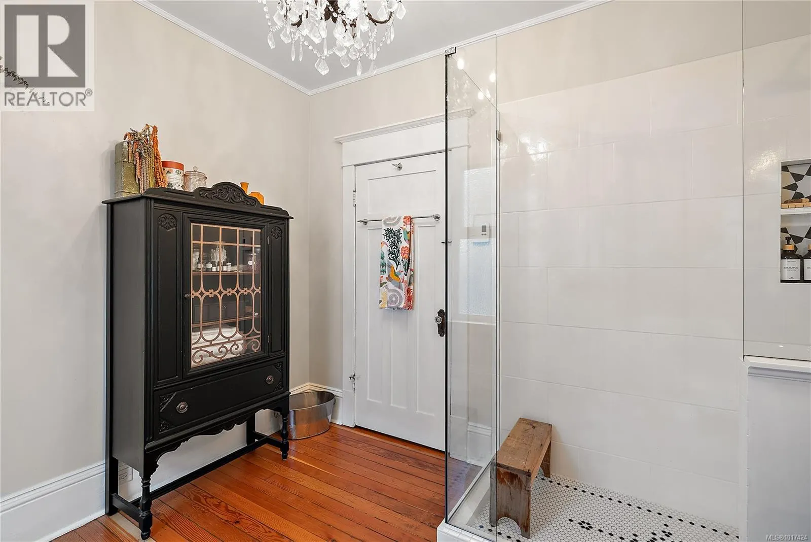 329 Simcoe St