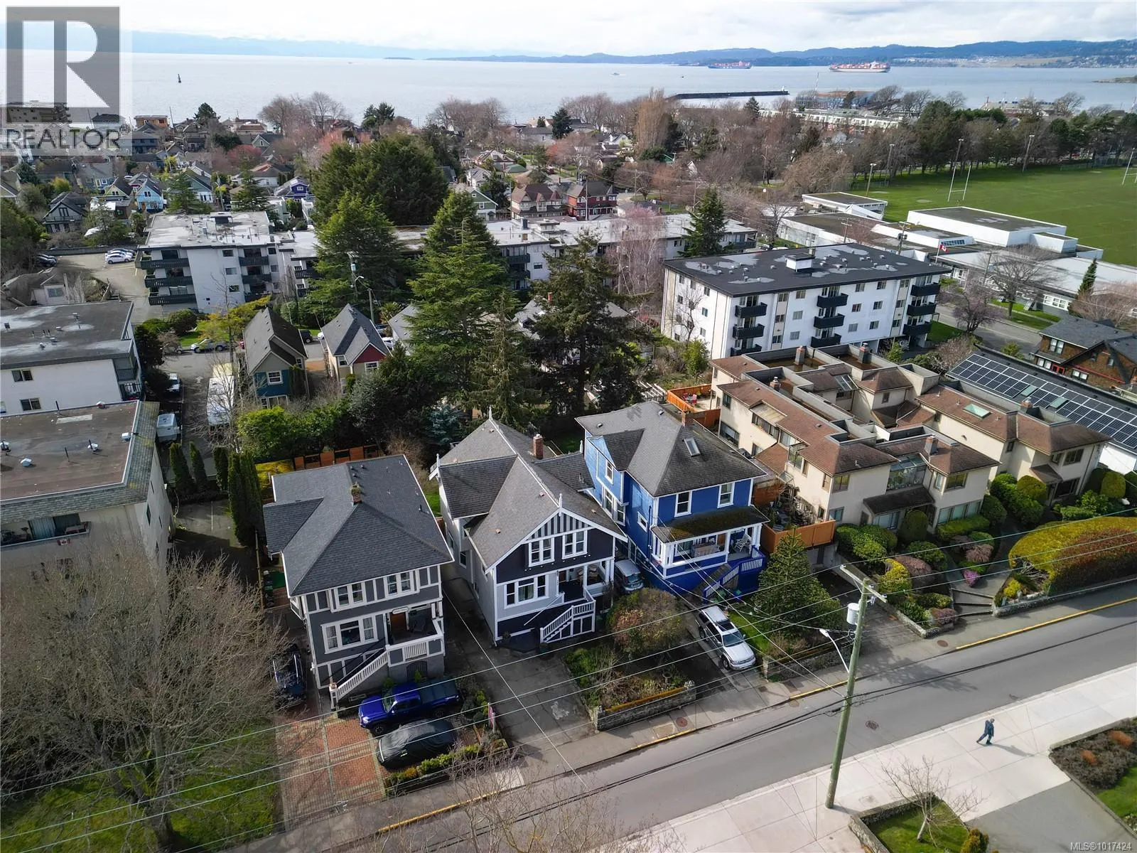 329 Simcoe St