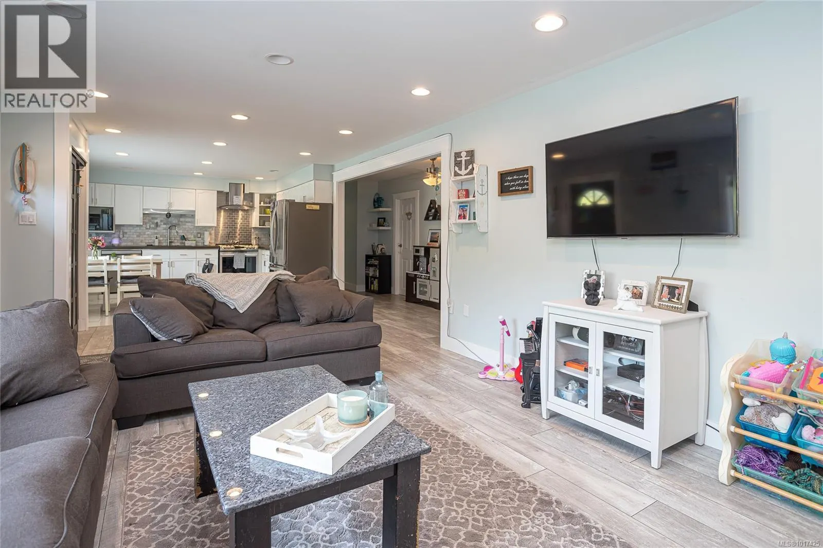 3464 Glenora Rd