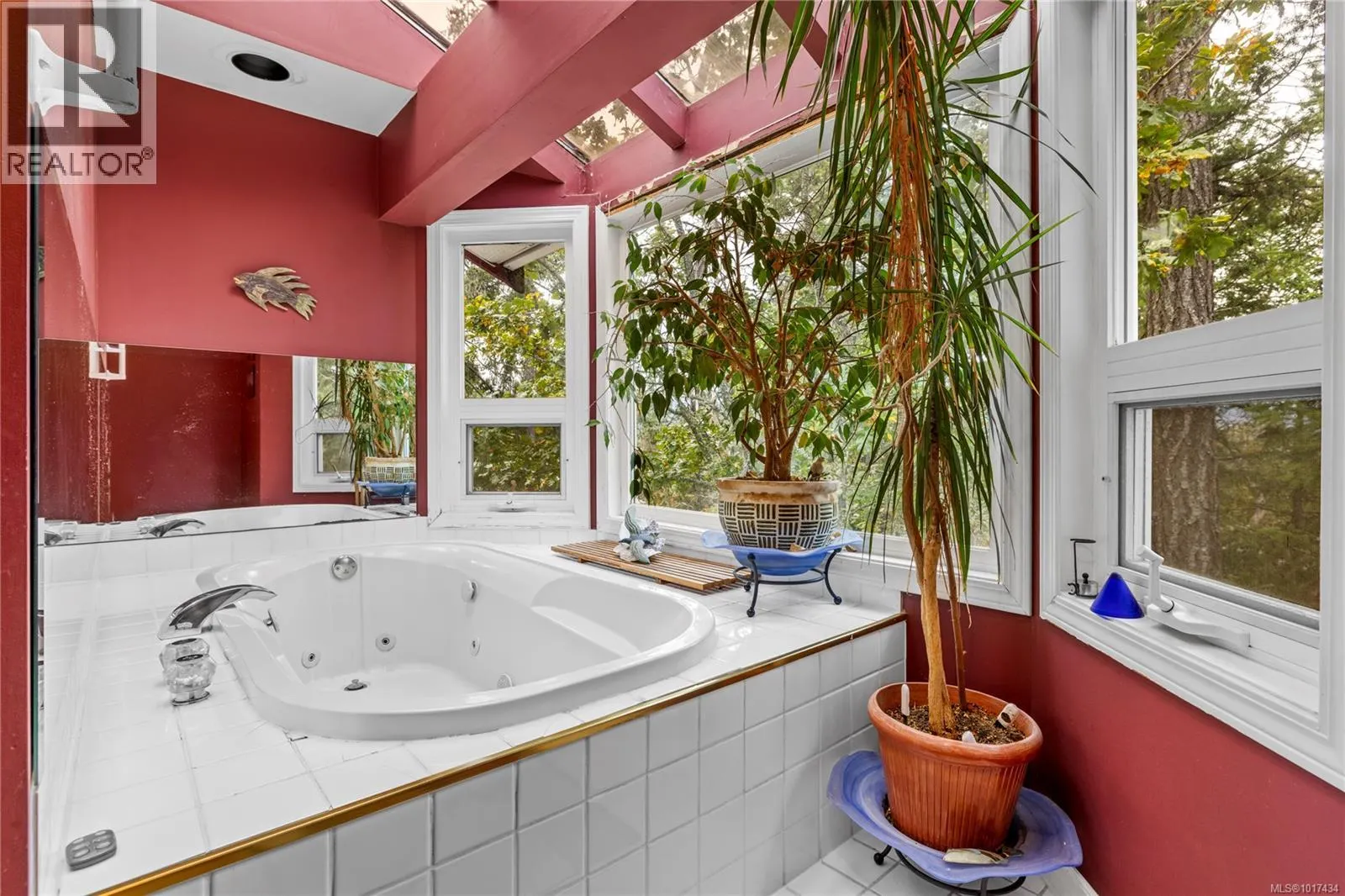 2869 Hemlock Dr