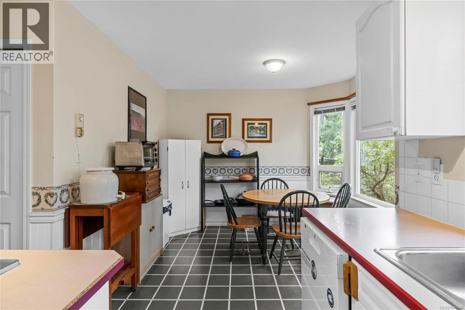 2869 Hemlock Dr