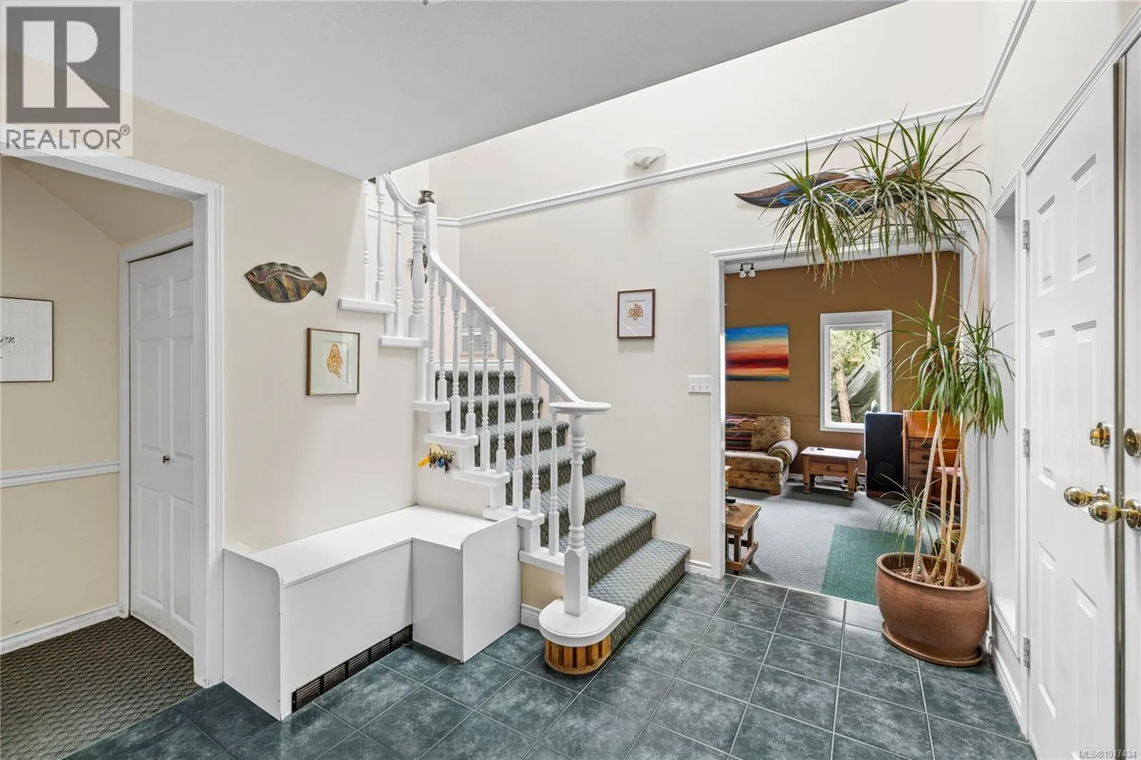 2869 Hemlock Dr