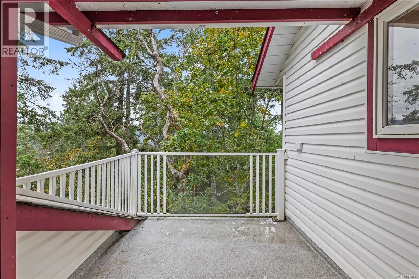 2869 Hemlock Dr