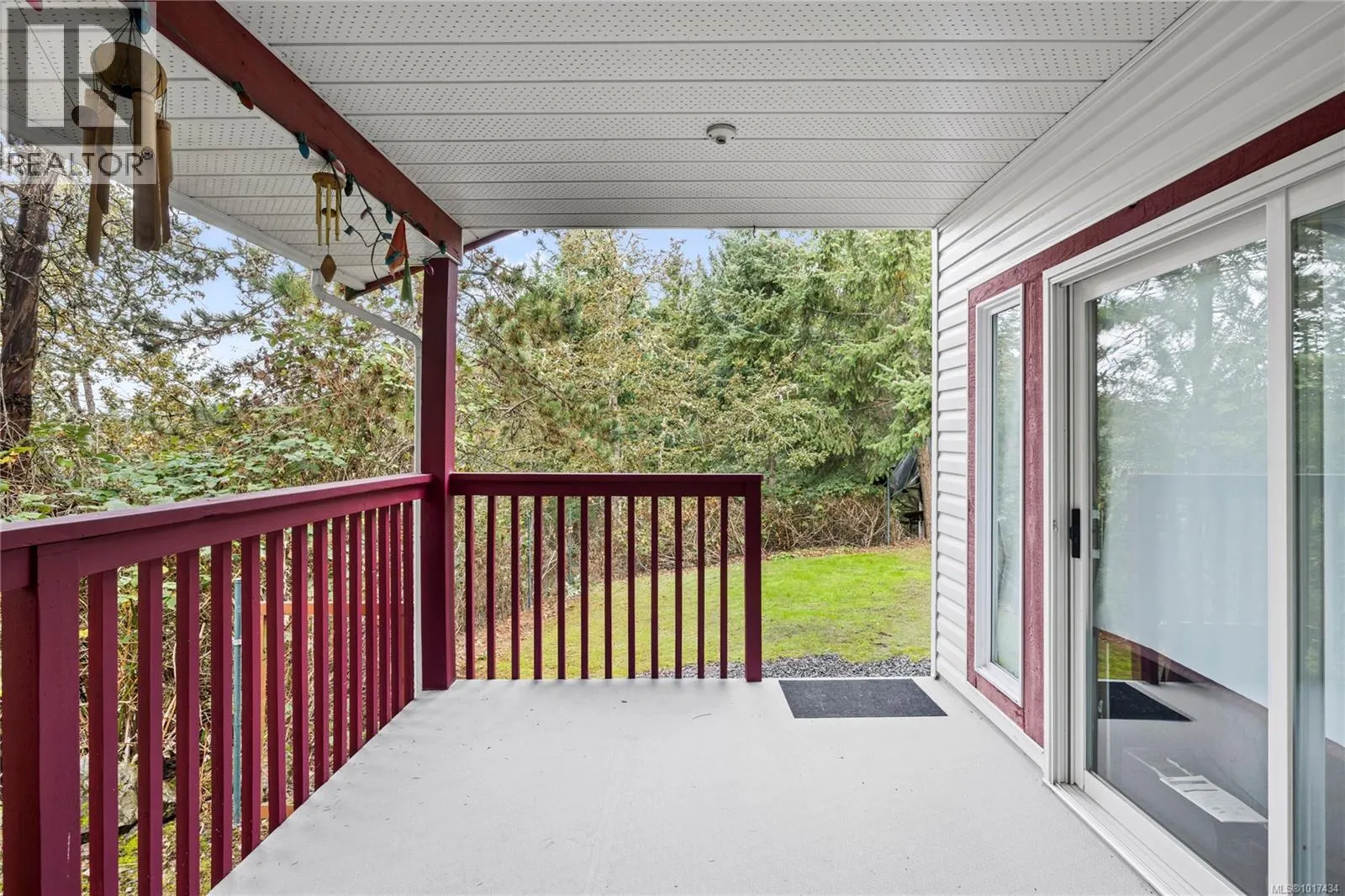 2869 Hemlock Dr