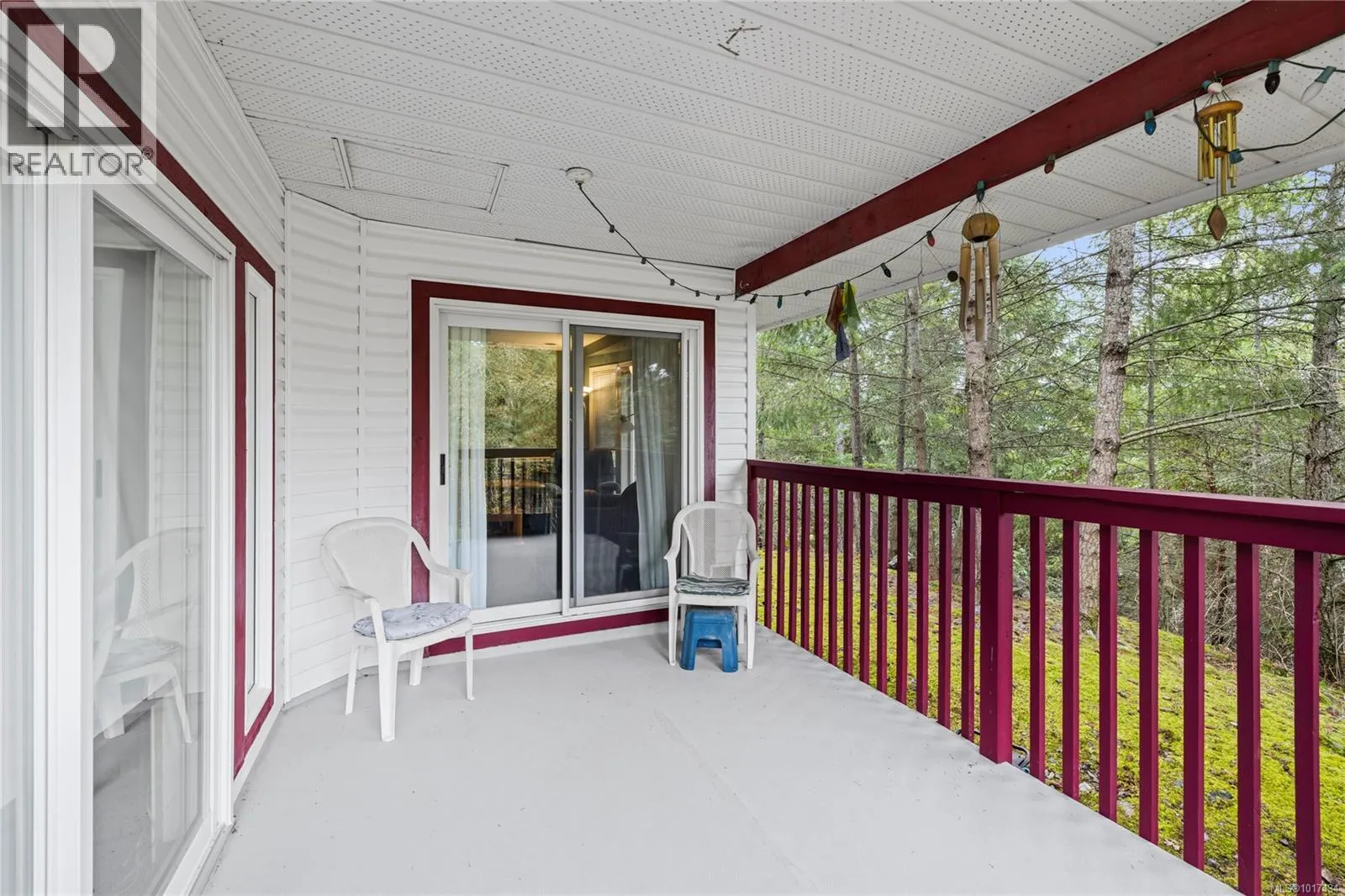 2869 Hemlock Dr