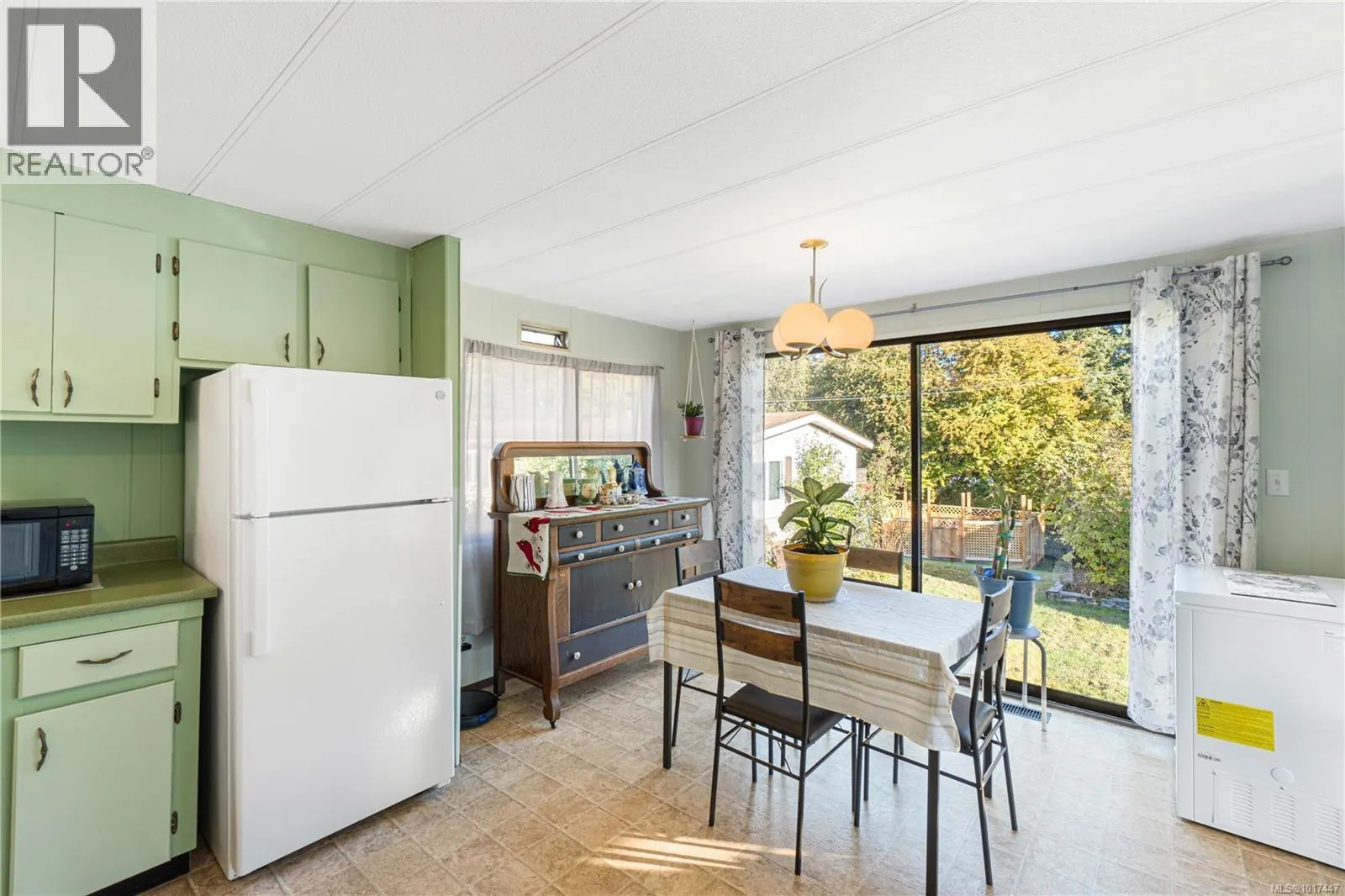 D 1359 Cranberry Ave