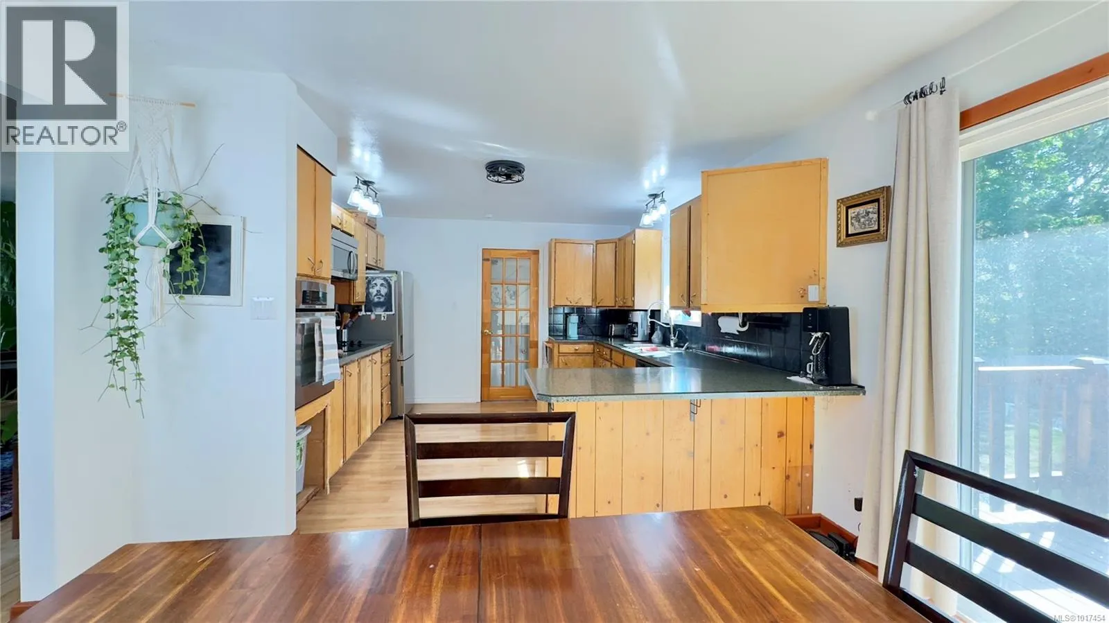 1037 Tranfield Rd