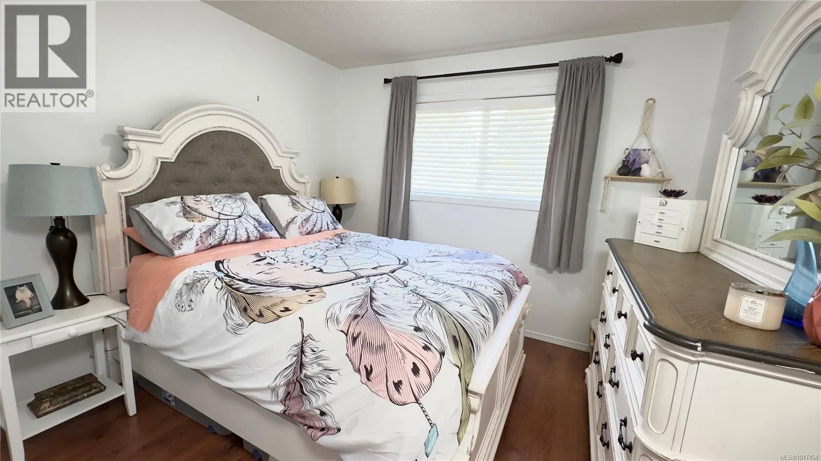 1037 Tranfield Rd