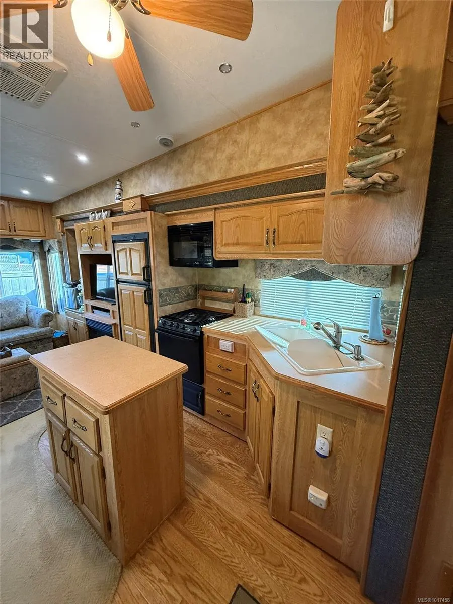 44 6050 island Hwy