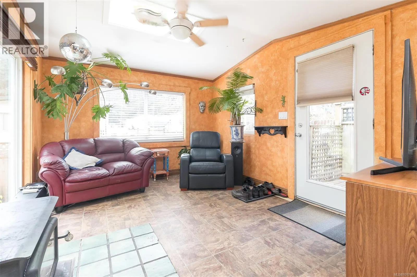 143 2500 Florence Lake Rd