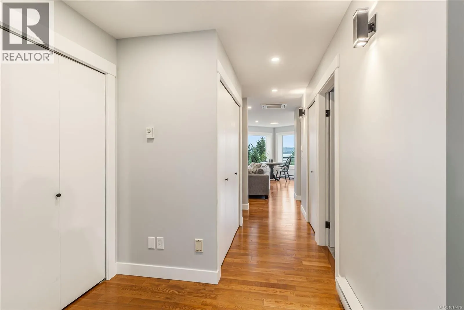 978 Highview Terr