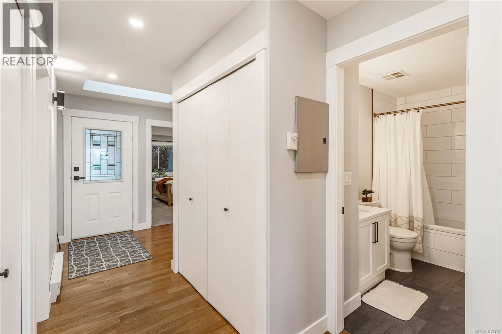 978 Highview Terr