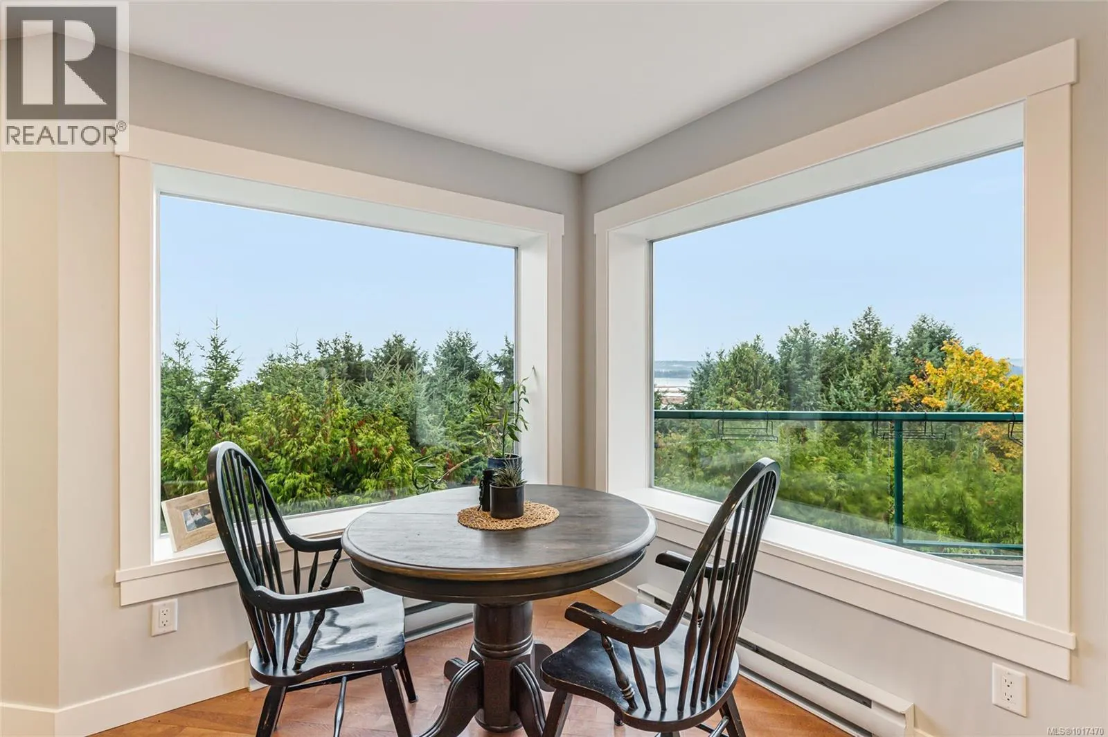 978 Highview Terr