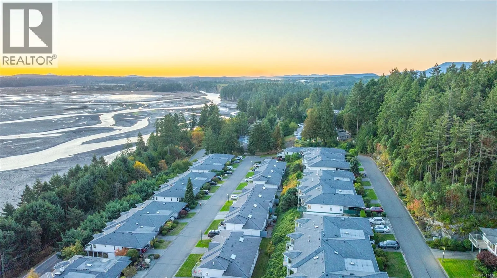 978 Highview Terr