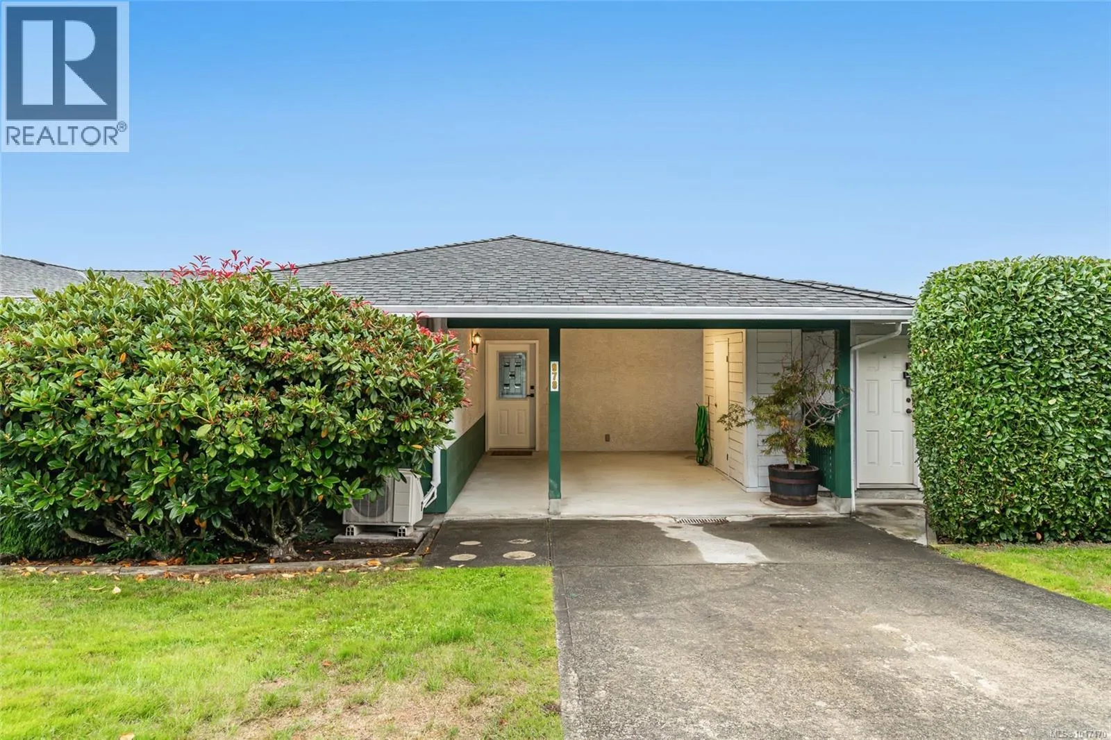 978 Highview Terr