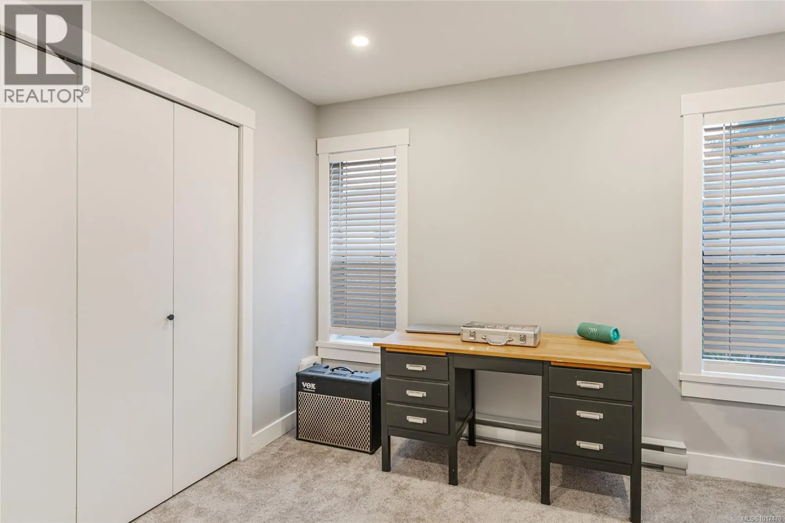 978 Highview Terr