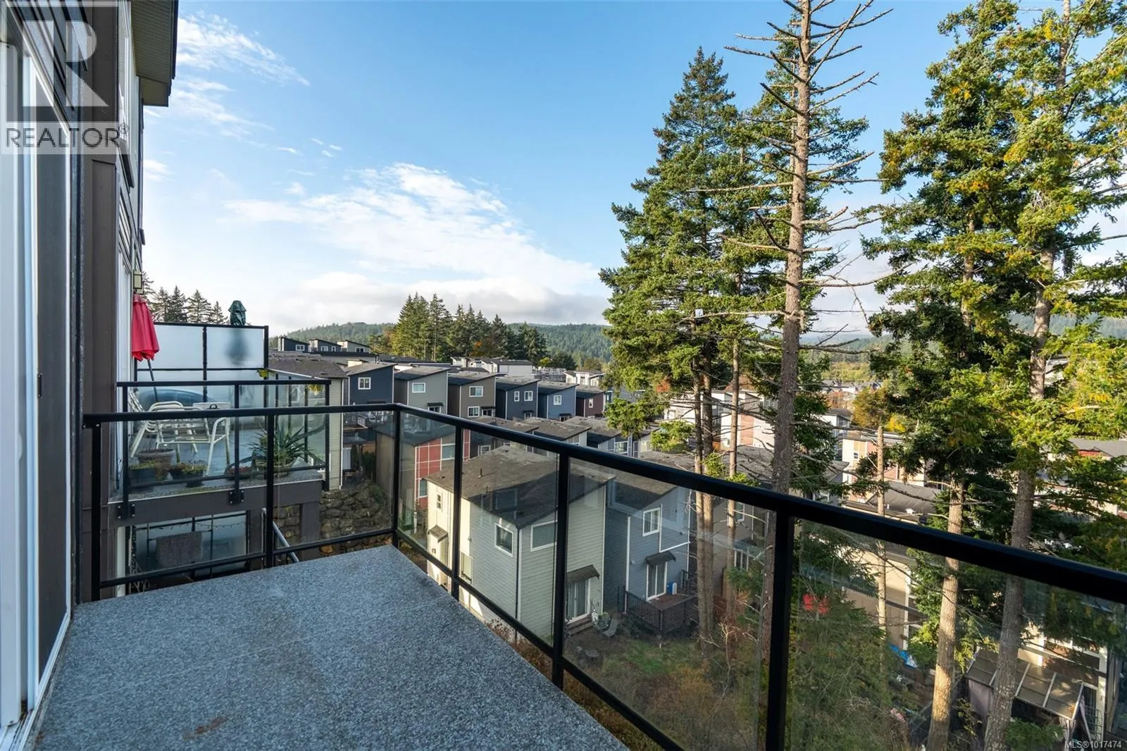 948 Warbler Close