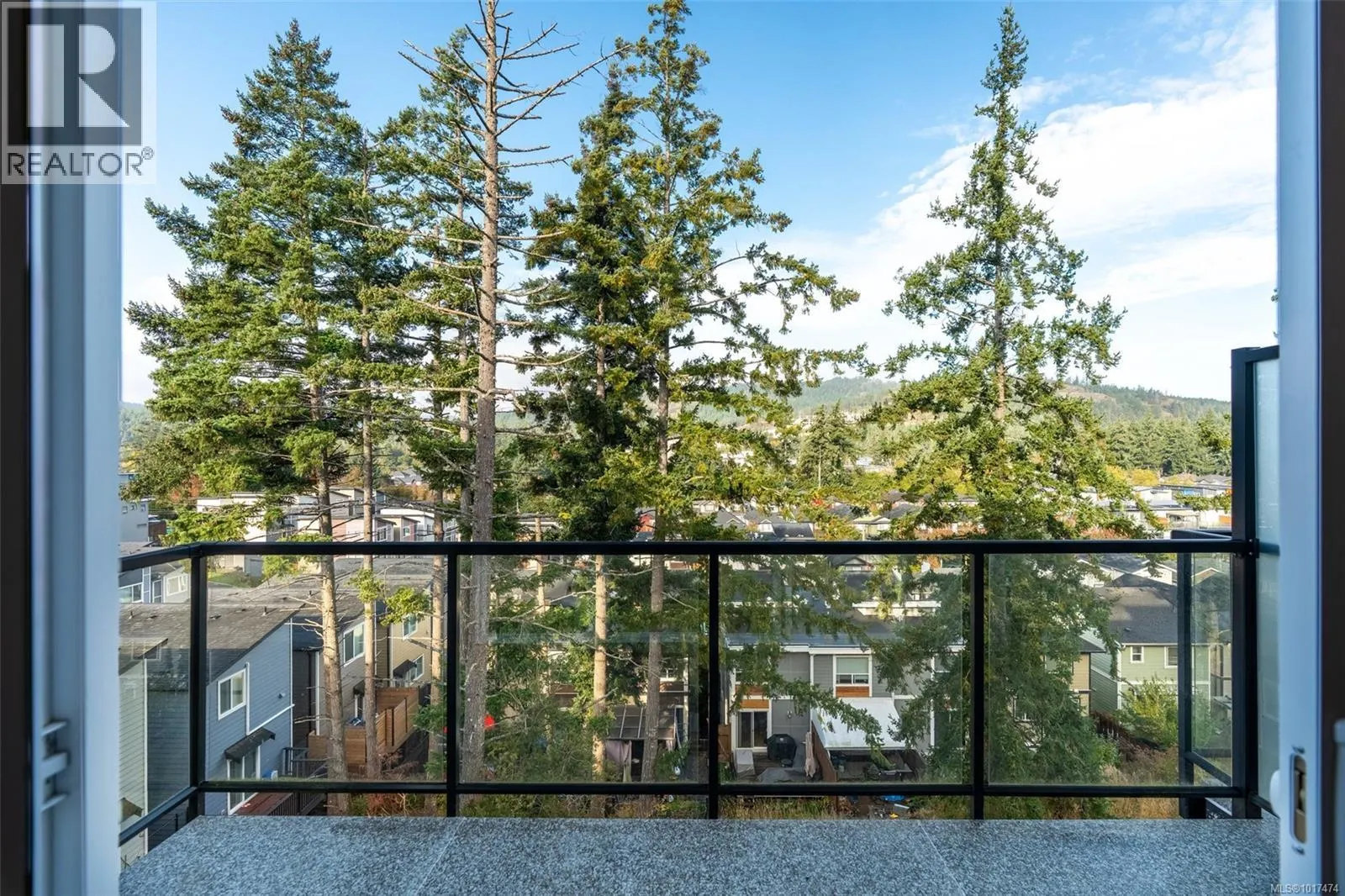 948 Warbler Close
