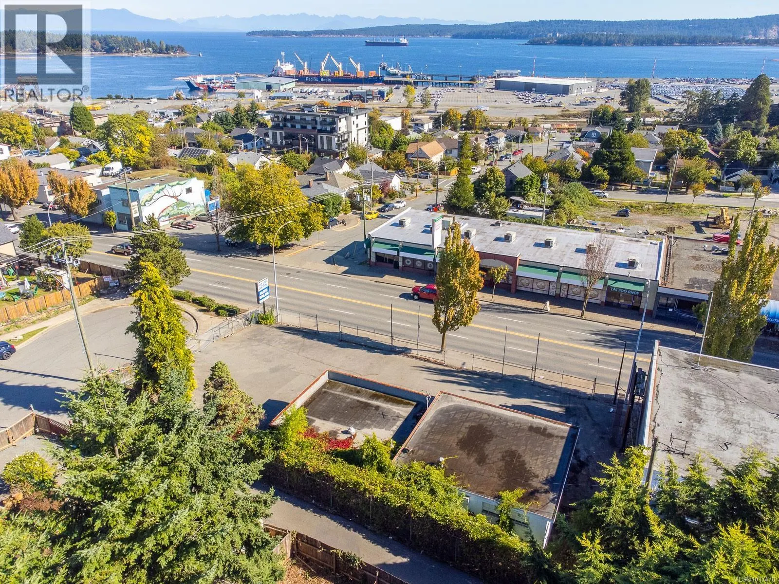 110 Nicol St